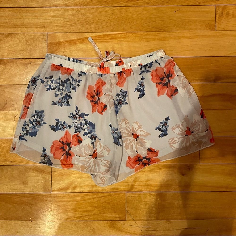 Jack flower patterned shorts size Small! Excellent condition! - Picture 2 of 3